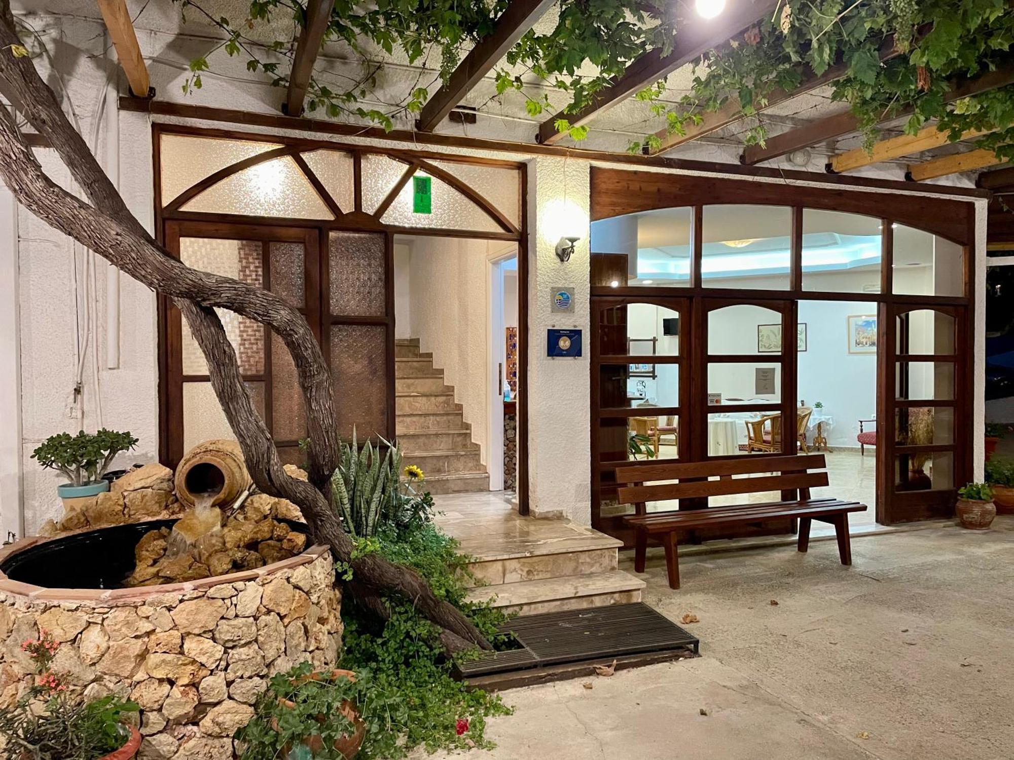 Lefka Hotel Kolymbari Exterior foto