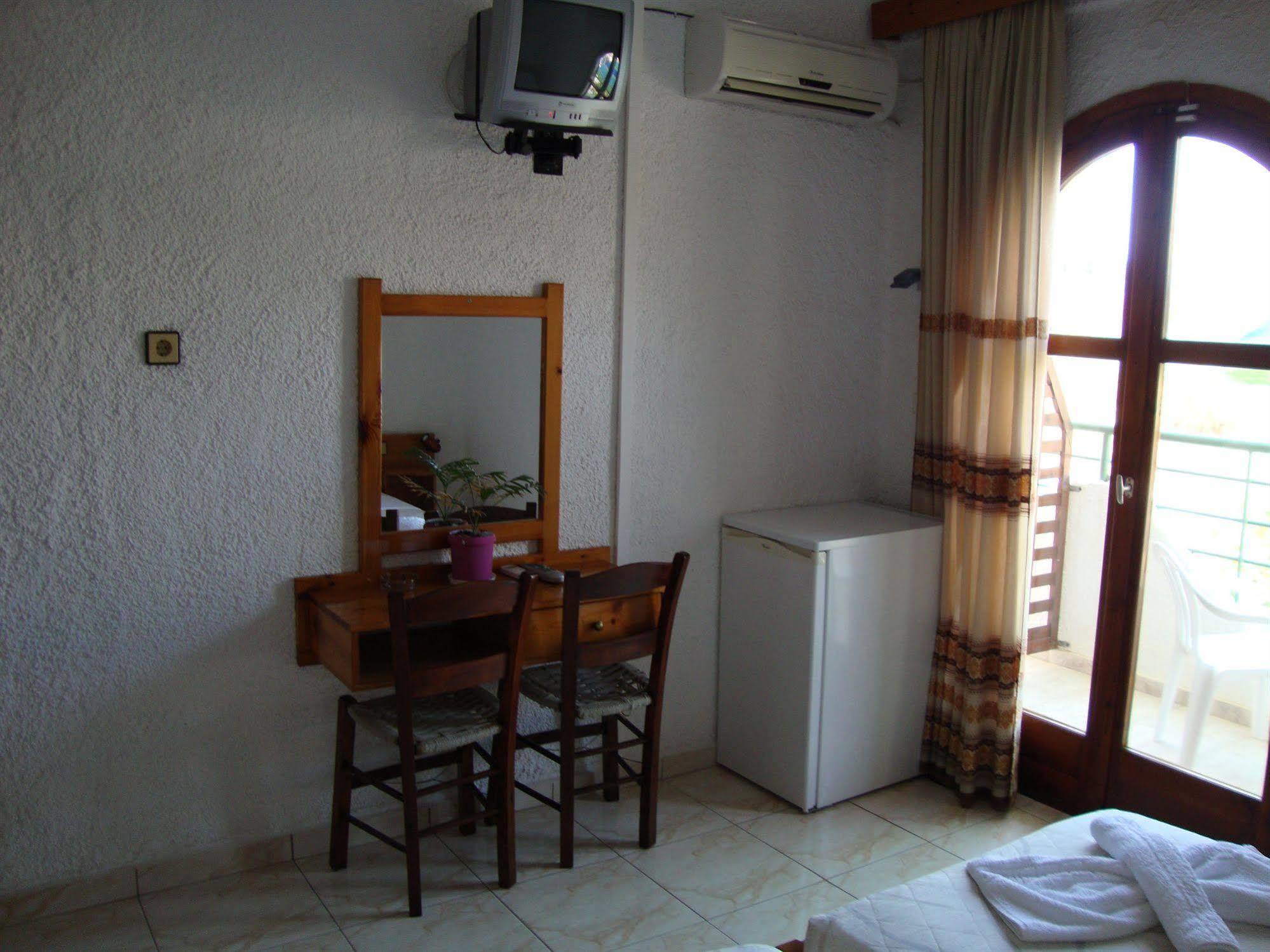 Lefka Hotel Kolymbari Exterior foto