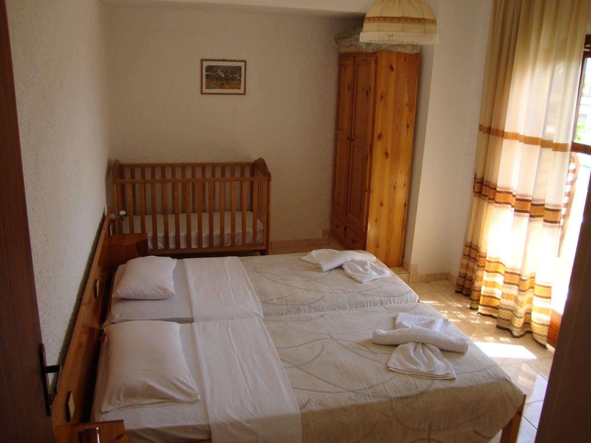 Lefka Hotel Kolymbari Exterior foto