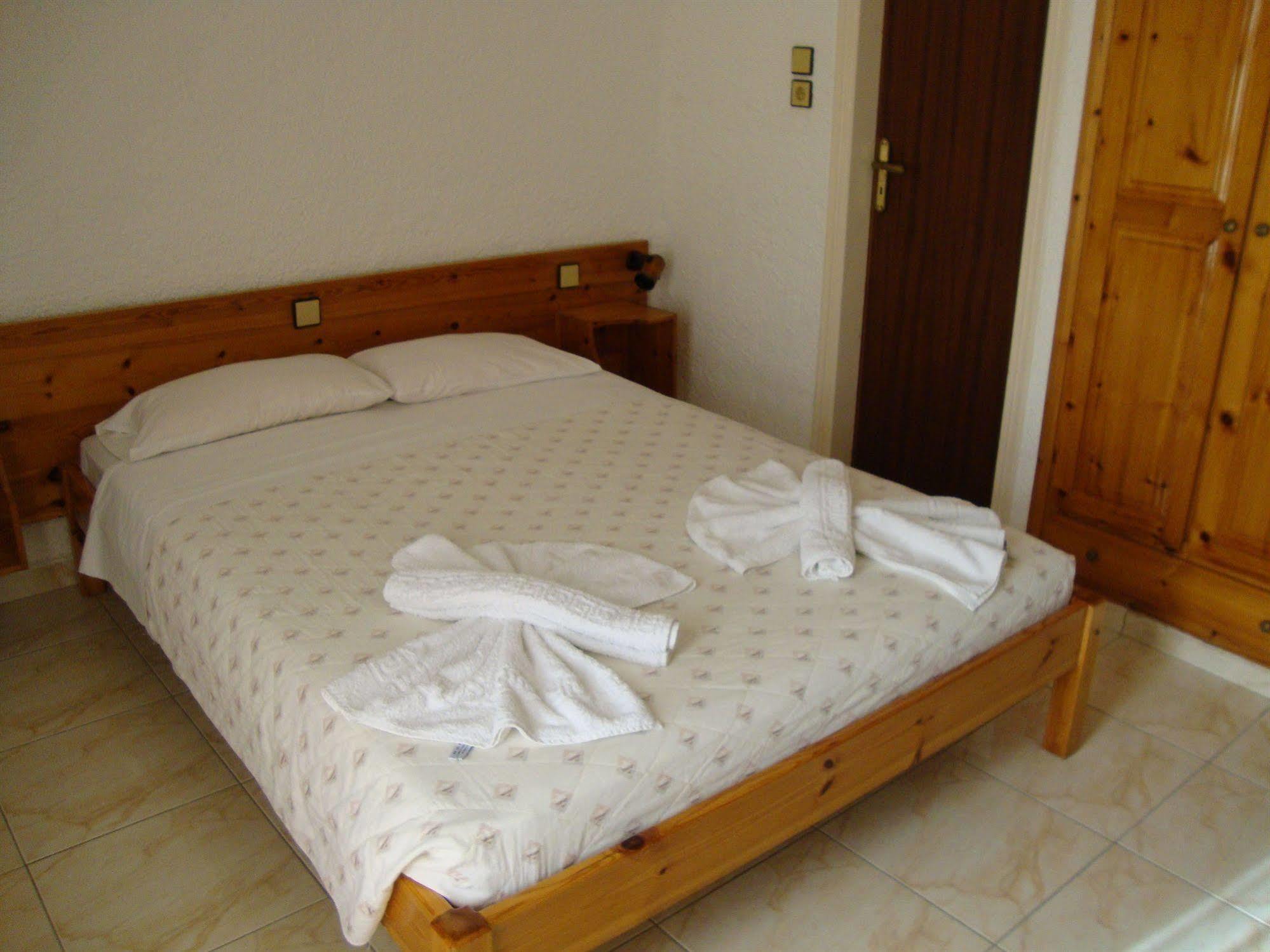 Lefka Hotel Kolymbari Exterior foto